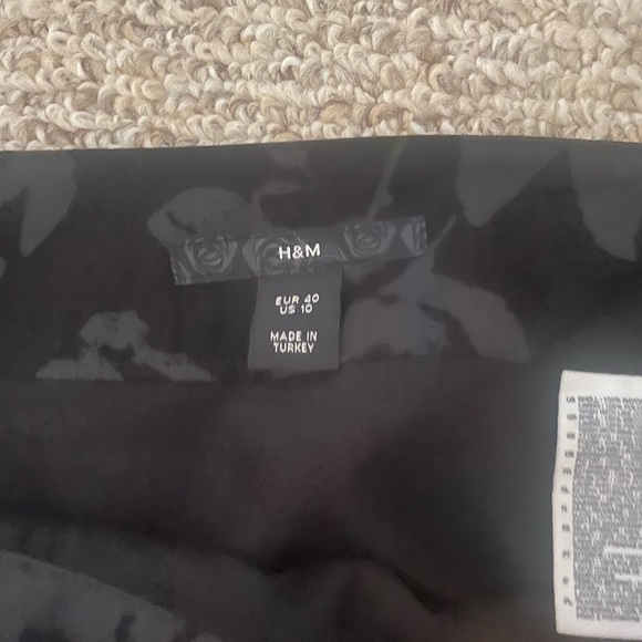 H&m fully lined knes length skirt - Picture 2 of 2